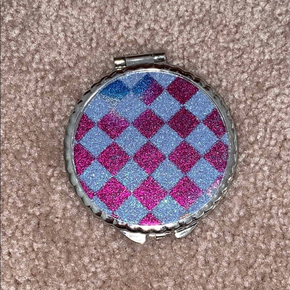 Compact Mirror - Picture 2 of 2